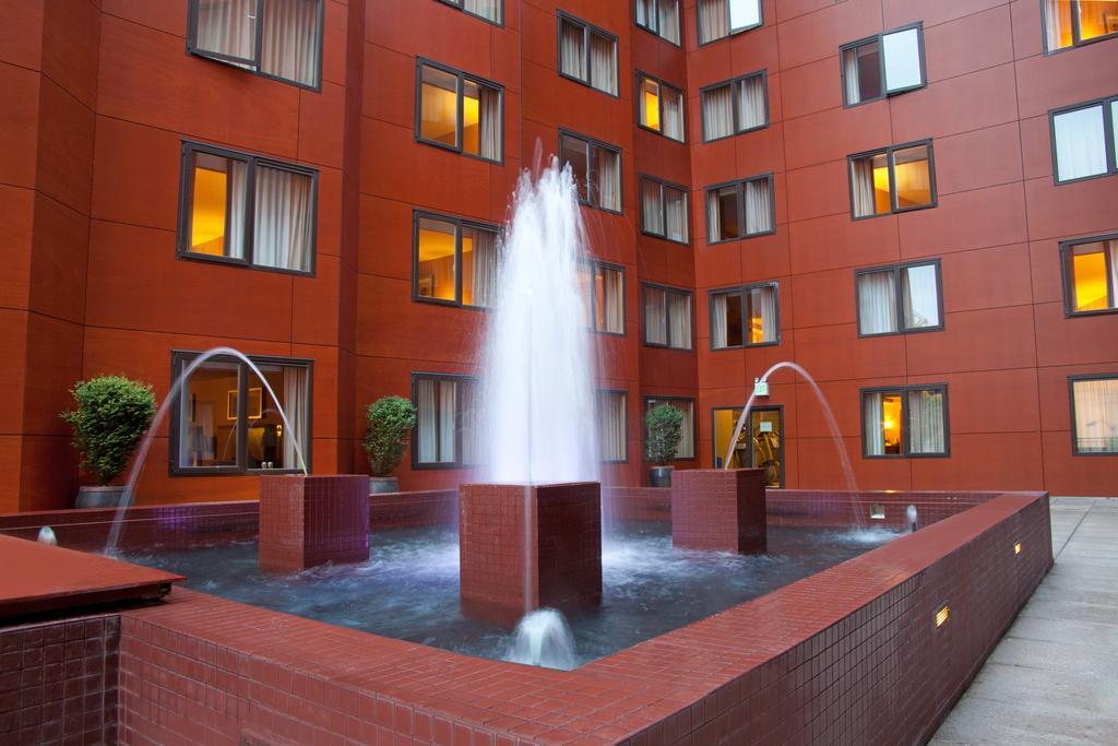 Silver Cloud Hotel - Seattle Stadium Exterior photo