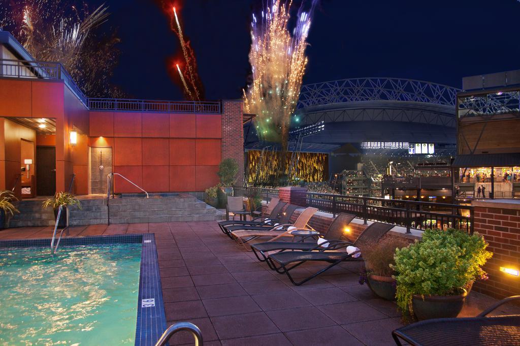 Silver Cloud Hotel - Seattle Stadium Exterior photo